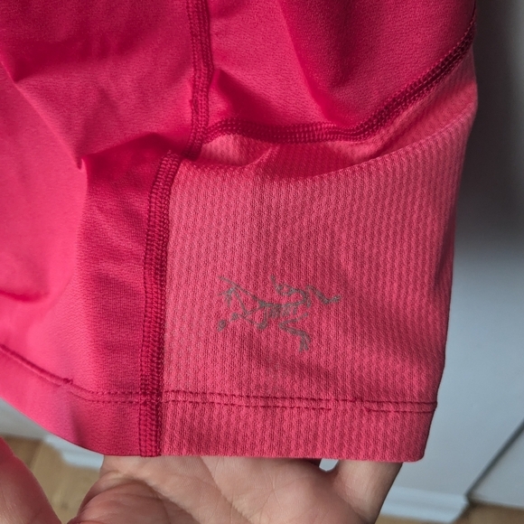ARC'TERYX Women Pink Tee Shirt Size XL Outdoor Shirt Different Tones Of Pink - Picture 2 of 9
